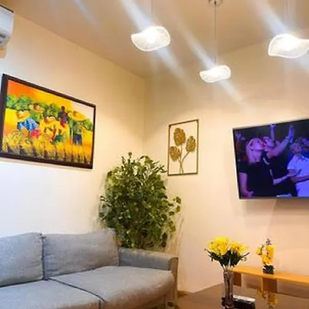 Hotel Luxurious 2Br Penthouse In Makati
